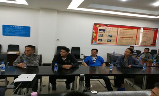 普洱铁塔公司驾驶员张华、邹红宾、李剑（左二、左三、左四）加入清静培训。。。。。。。